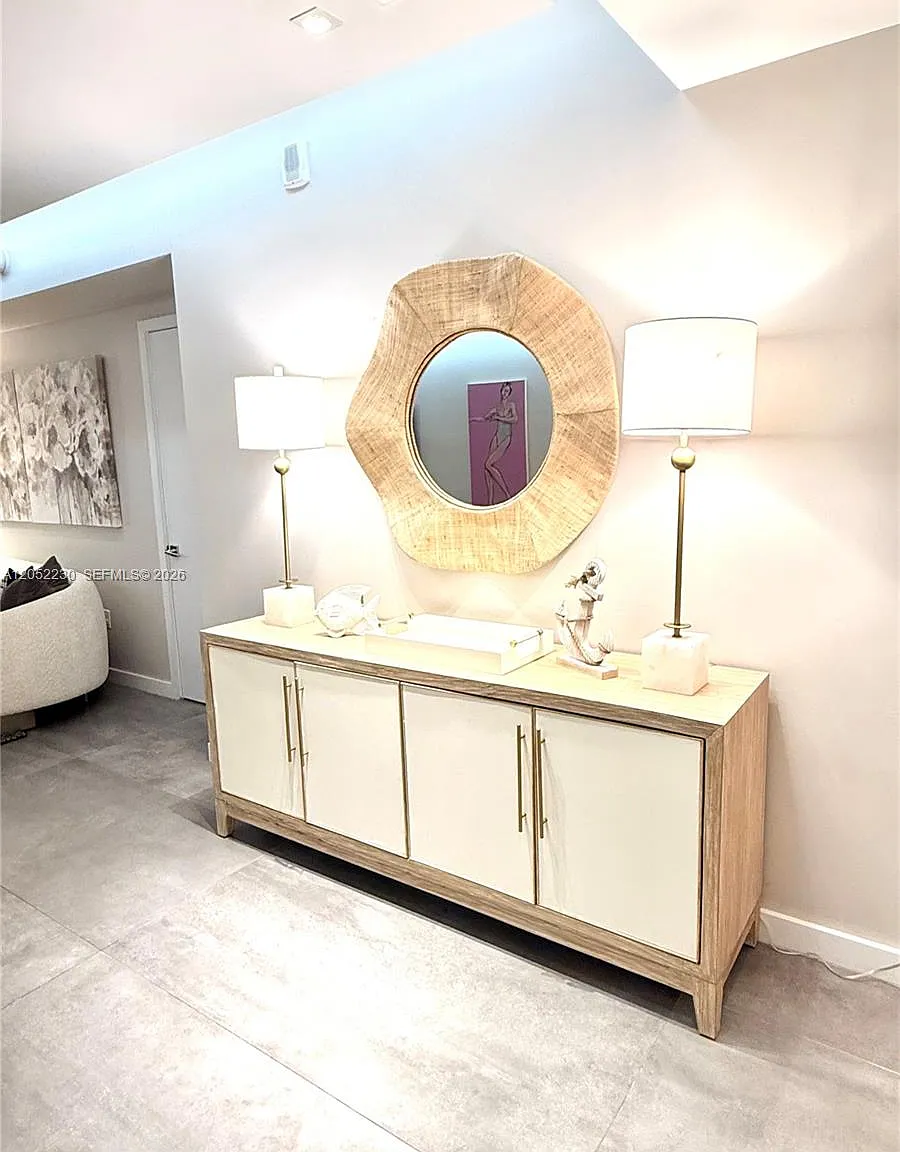 Aria On The Bay Condo — Photo 4