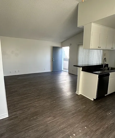 Westbay Apartments — Photo 55