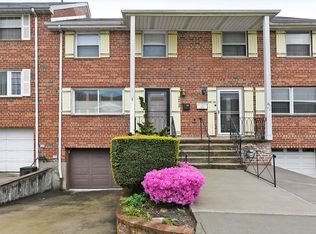 24034 66th Ave, Flushing, NY 11362