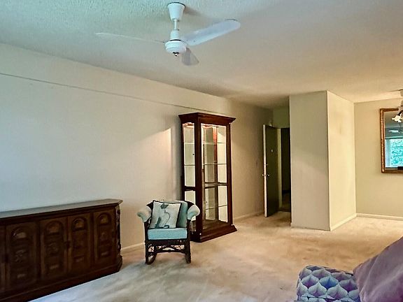 3rd image of 639 W Oakland Park Boulevard #207d