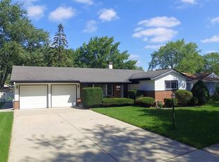 520 Walnut Ln, Elk Grove Village, IL 60007
