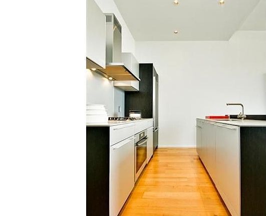5th image of 210 W Washington Sq APT 8N