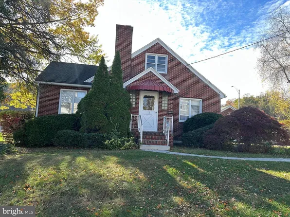 11 1st St, Lewistown, PA 17044