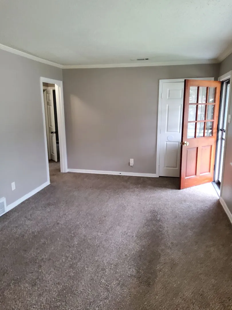 Welcome to 1500 E. Alcy Road! — Photo 3