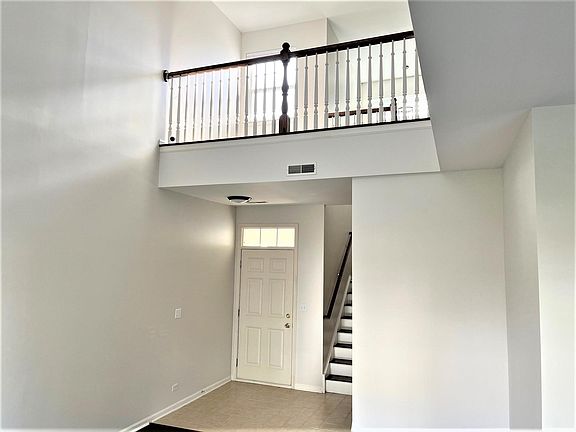 5th image of 504 Heritage Ct