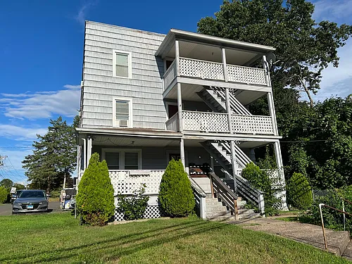 78 Brook St Photo 1