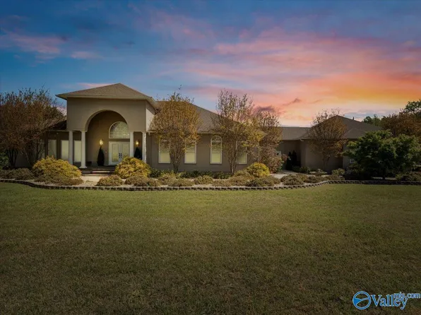 3 McCleskey Dr, Hartselle, AL 35640