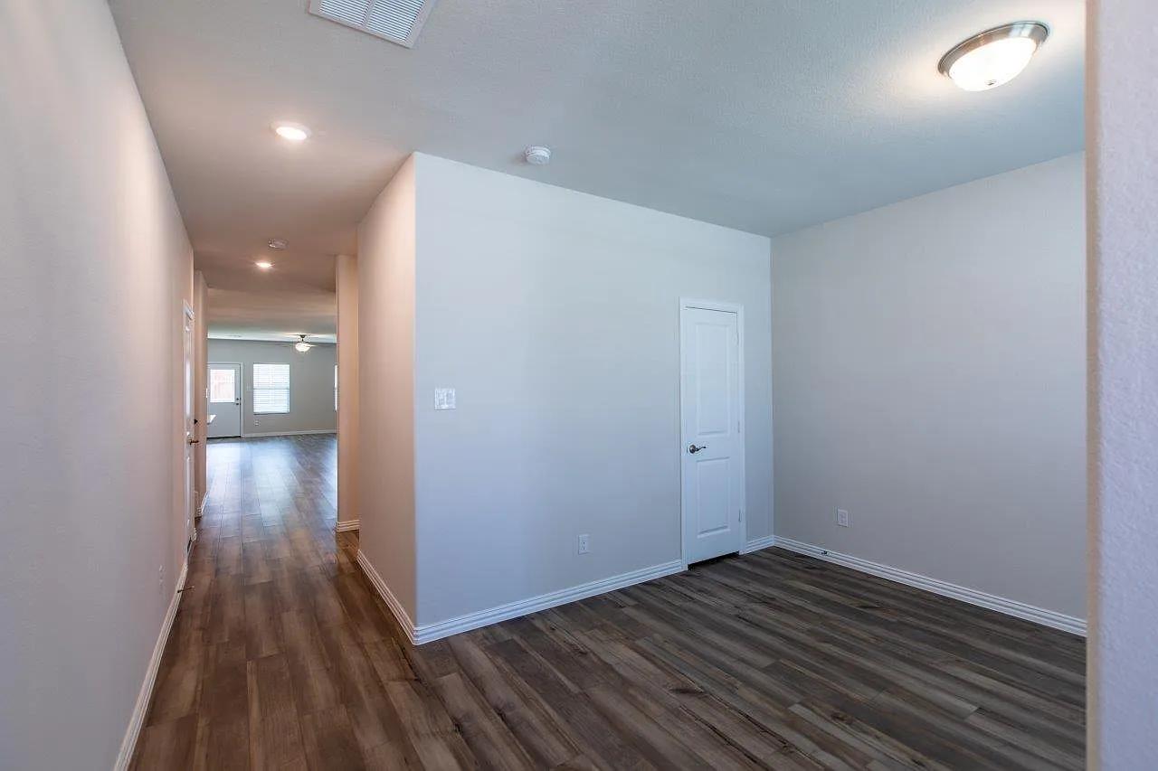 4 bed, 2.5 bath, 2973 sqft, $2,800 — Photo 3