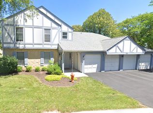 2131 Lancaster Cir APT 101-B, Naperville, IL 60565