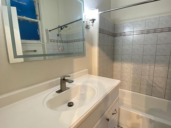 5th image of 851 Ofarrell St APT 202