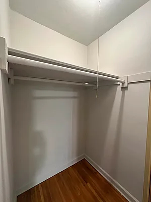 Rented by Zikos Realty Services | media 44