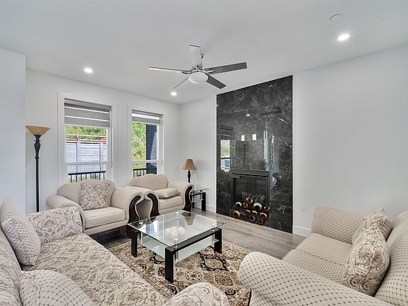 2nd image of 8561 Forest Gate Dr