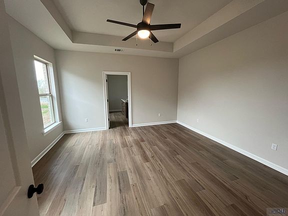 4th image of 206 Pond Dr