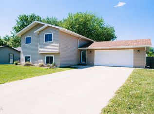 1519 8th Ave NE, Jamestown, ND 58401