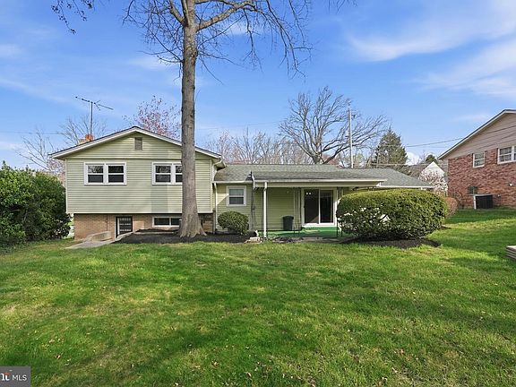 5th image of 11003 Tyrone Dr