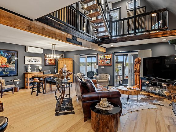 3rd image of 322 Nalrie Cir