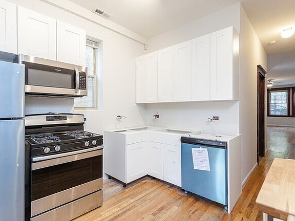 5th image of 1249 N Greenview Ave #1F