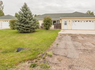 1207 Truesdale Dr, Manvel, ND 58256