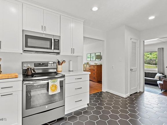 3rd image of 1024 Tranquilla Dr