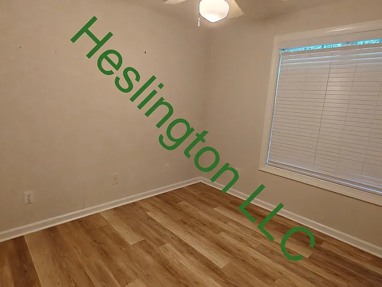 205 Sir William Ln — Photo 13