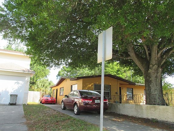 3rd image of 2424 Gillespie Ave