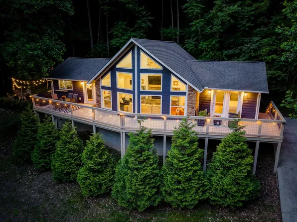 2499 Shoreside Dr, Smithville, TN 37166