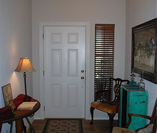 3rd image of 723 E Sheila Cir
