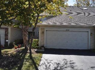 1252 Lake Shore Dr, Carol Stream, IL 60188