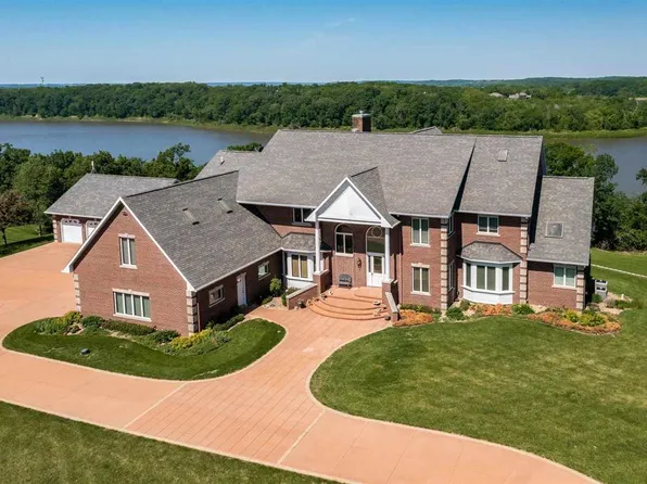 3090 Hickory Dr NE, Solon, IA 52333