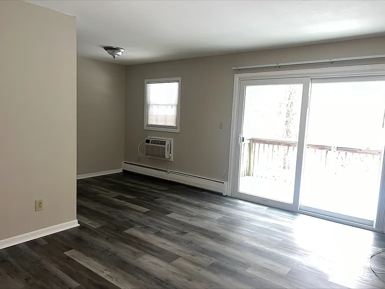 Woodruff Court Apartments — Photo 7