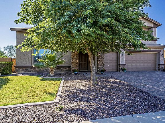 3rd image of 18219 W Sells Dr