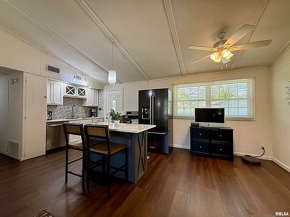 5th image of 814 W Sunnyview Ave #1