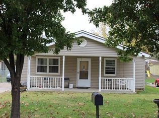 131 E 3rd St, Tonganoxie, KS 66086
