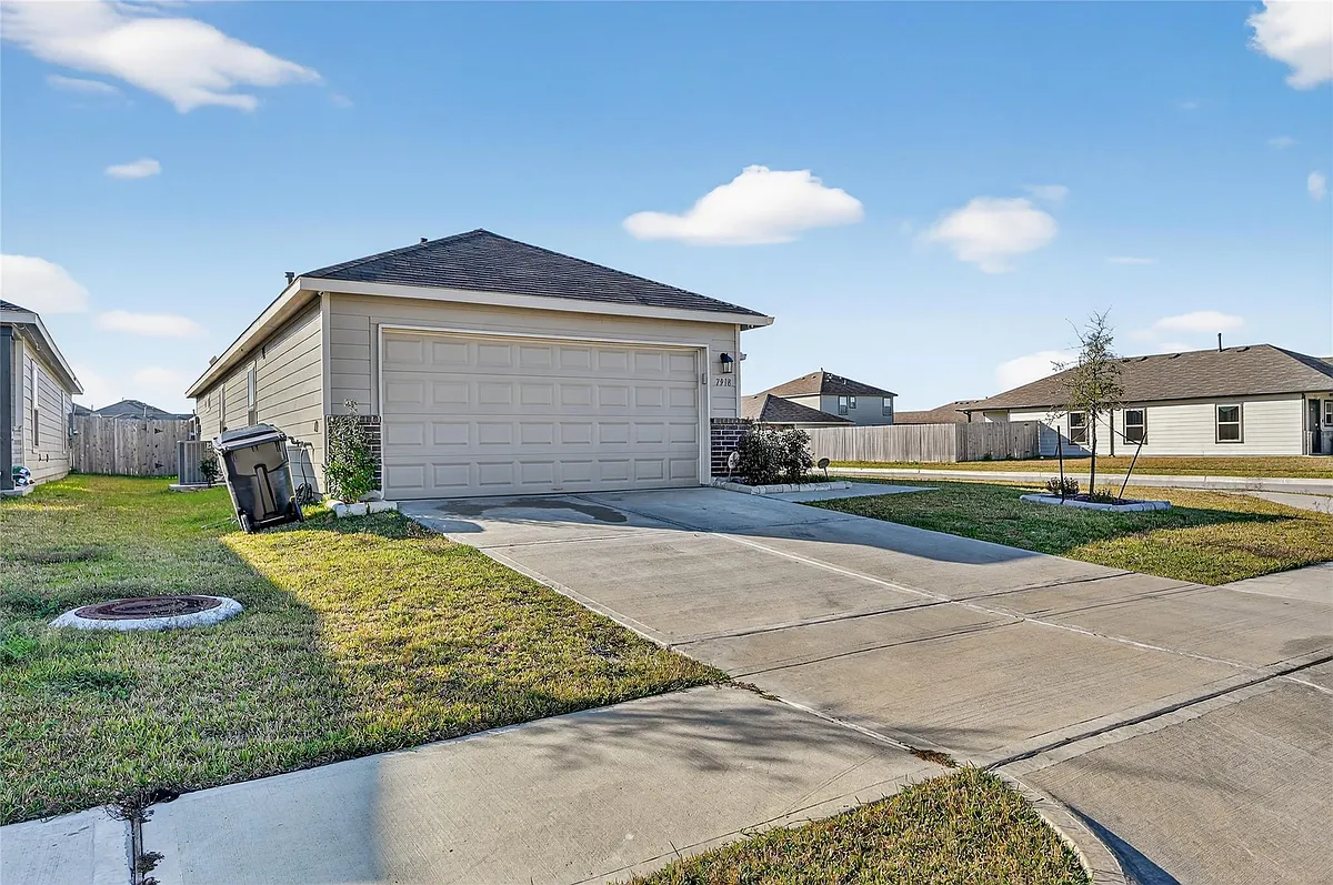 Building Photo - 7918 Globe Thistle Ln