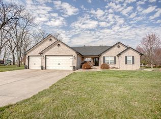 4213 Water Oak Ln, Smithton, IL 62285