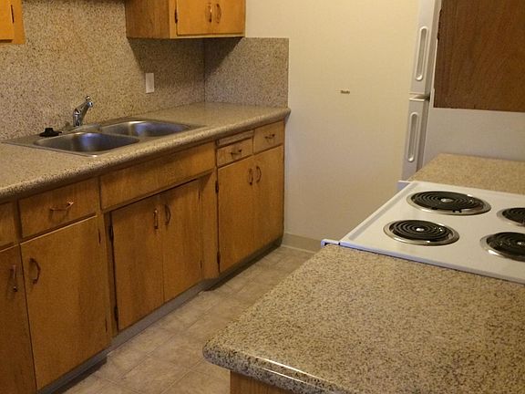 4th image of 431 Paula Ct