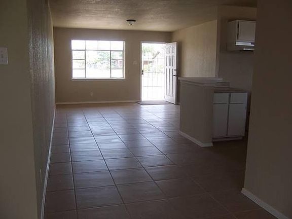 Front Door / Living Room Area