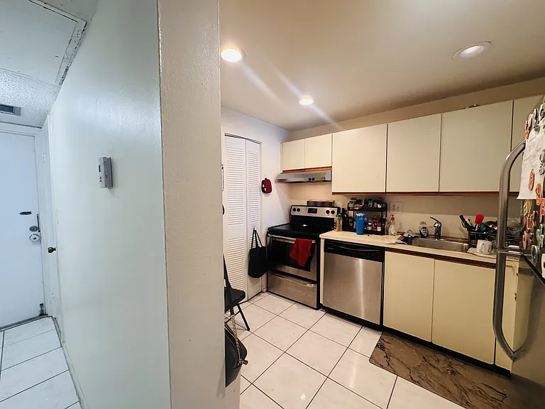 8025 Colony Cir S — Photo 7