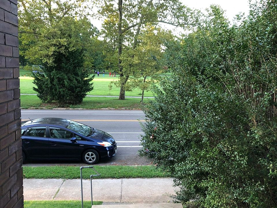 Have fun in the park or relax on your balcony and watch the changing of the seasons.