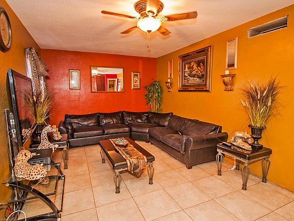 5th image of 3620 N 59th Dr