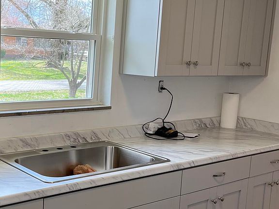3rd image of 5581 Dorinda Dr
