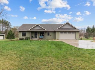 3450 Welton Dr, Amherst Junction, WI 54407