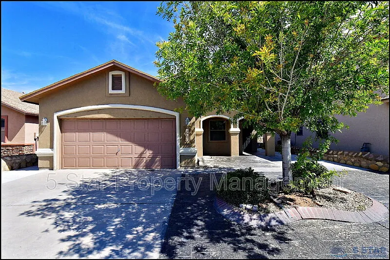3 bed, 2.0 bath, 1330 sqft, $1,785 — Photo 3