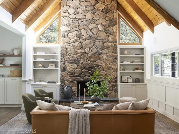 995 Tirol Ln, Lake Arrowhead, CA 92352