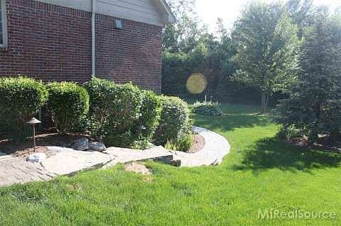 3rd image of 53281 Pondview Dr