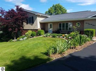 1223 Chimney Ridge Dr, Traverse City, MI 49686