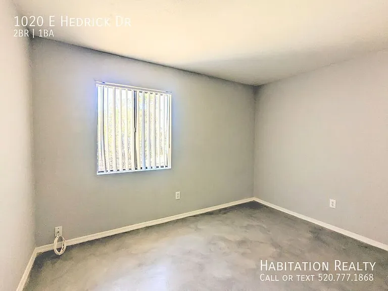 1020 E Hedrick Dr — Photo 4