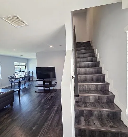 2651 S Hobart Blvd #1 — Photo 8