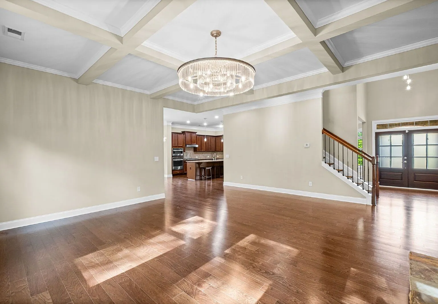 5 bed, 4.0 bath, 4438 sqft, $5,300 — Photo 4