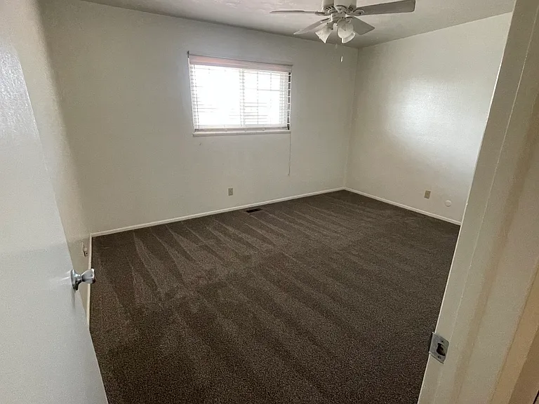 950 S Sweetwater Dr #950 — Photo 16